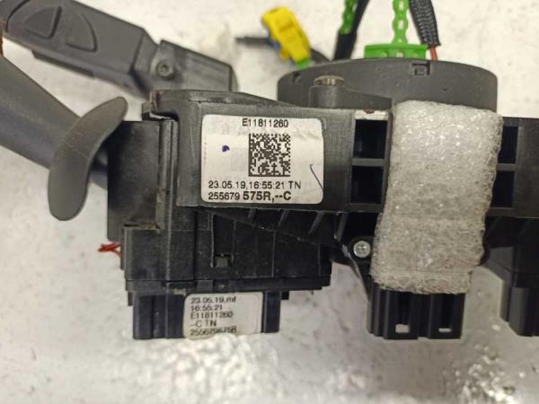 COMMODO RENAULT - Vue 4